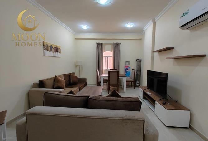 976311 - Property Image 2