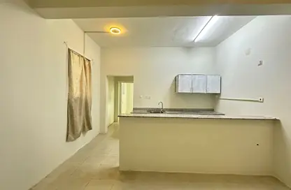 شقة - غرفة نوم - 1 حمام للايجار في برج الفيصل - الدفنة - الدفينة - الدوحة