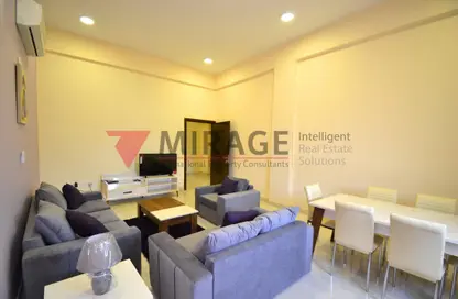 Living / Dining Room image for: Apartment - 2 Bedrooms - 1 Bathroom for rent in Bin Omran - Fereej Bin Omran - Doha, Image 1