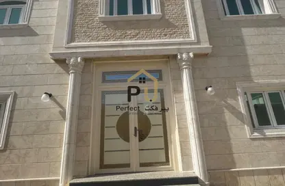 فيلا - استوديو - 8 حمامات للبيع في روضة المطر - الدوحة