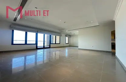 Apartment - 2 Bedrooms - 3 Bathrooms for rent in The Pearl Island - Doha