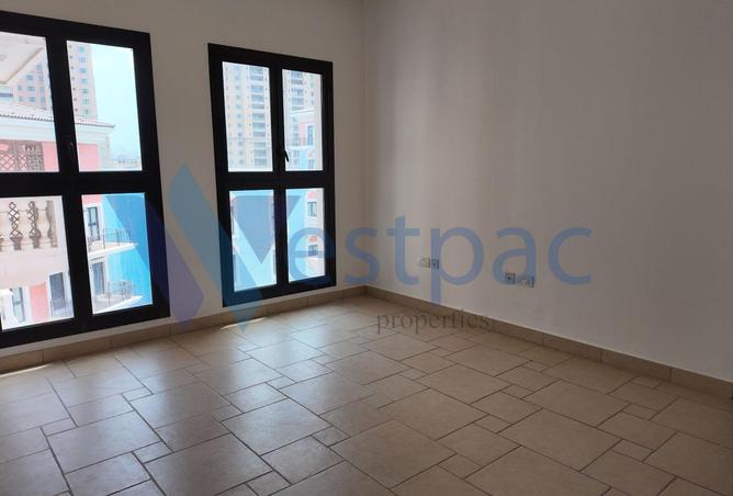 913751 - Property Image 2