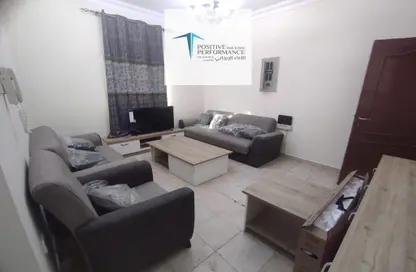 Living Room image for: Apartment - 2 Bedrooms - 2 Bathrooms for rent in Al Muntazah Street - Al Muntazah - Doha, Image 1
