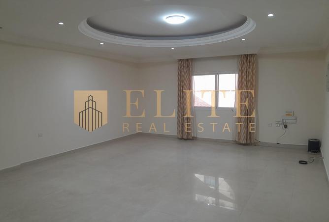 932761 - Property Image 2