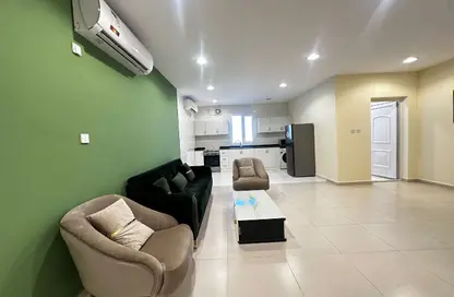 Apartment - 2 Bedrooms - 2 Bathrooms for rent in Al Najda Street - Madinat Khalifa North - Madinat Khalifa - Doha