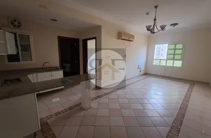 Apartment - 1 Bedroom - 1 Bathroom for rent in Salaja Street - Doha Al Jadeed - Doha