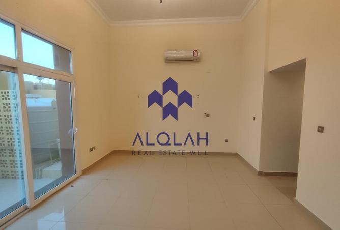 992608 - Property Image 2