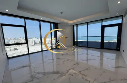 Apartment - 2 Bedrooms - 3 Bathrooms for rent in Marina Tower 21 - Marina District - Lusail Apartment - 2 Bedrooms - 3 Bathrooms for rent in Marina Tower 21 - Marina District - Lusail