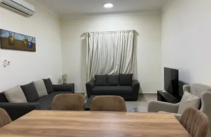 Apartment - 2 Bedrooms - 2 Bathrooms for rent in Bin Omran - Fereej Bin Omran - Doha