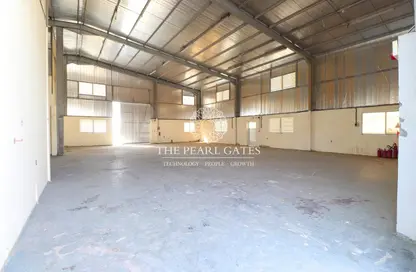 Warehouse - Studio for sale in East Industrial Street - Birkat Al Awamer - Al Wakra