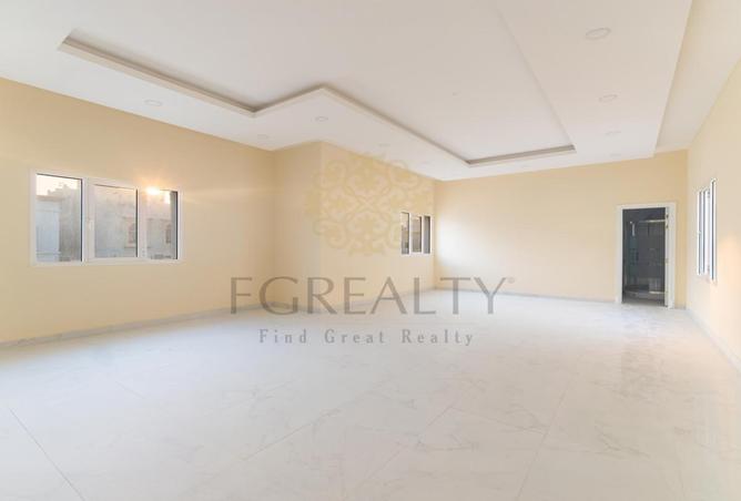 963312 - Property Image 3