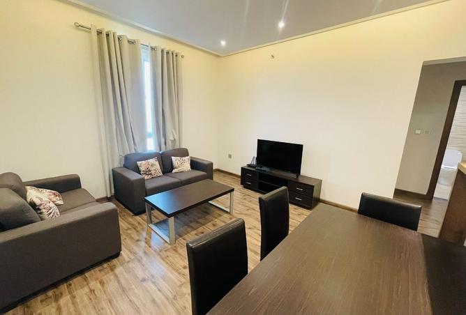 955114 - Property Image 2