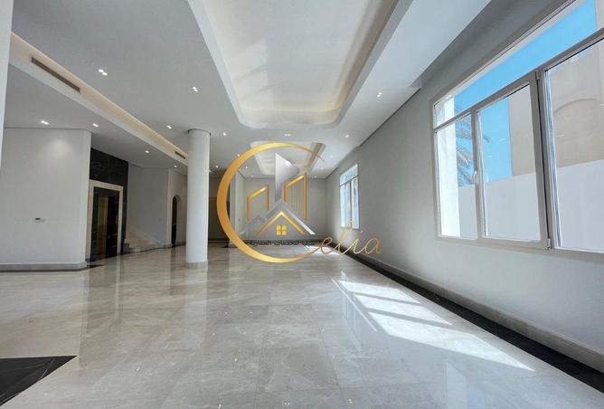 949427 - Property Image 2