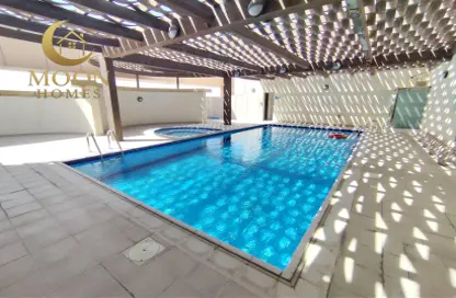 شقة - غرفة نوم - 2 حمامات للايجار في ام غوالينا تجارية - ام غويلينا - أم غويلينا - الدوحة