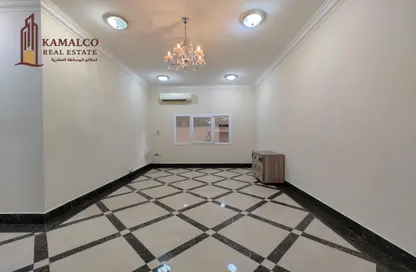 شقة - 2 غرف نوم - 2 حمامات للايجار في منتزه 7 - المنتزه - الدوحة