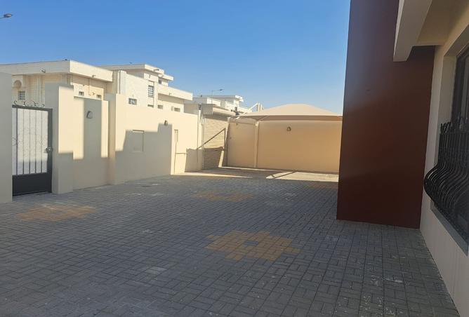 954509 - Property Image 3