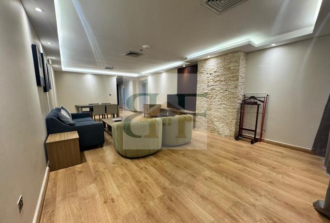 943067 - Property Image 2