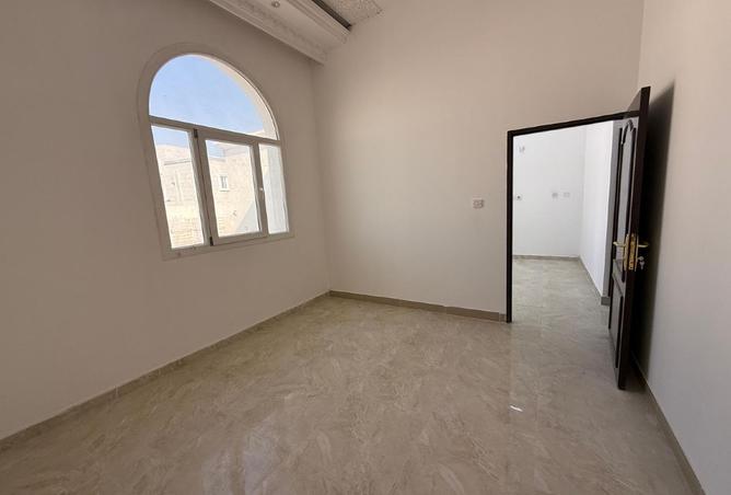 962040 - Property Image 2