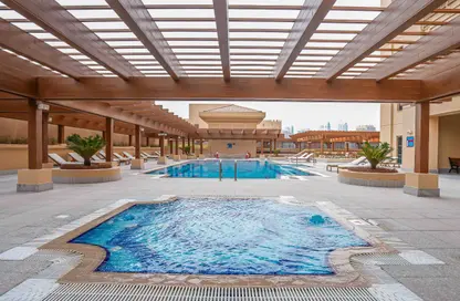 Apartment - 1 Bedroom - 2 Bathrooms for rent in Tower 22 - Porto Arabia - The Pearl Island - Doha