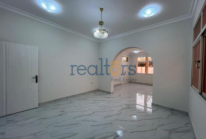 999127 - Property Image 2