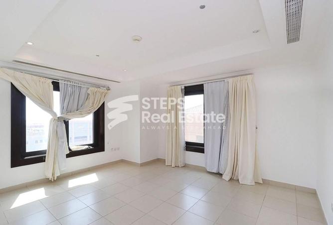 948301 - Property Image 2