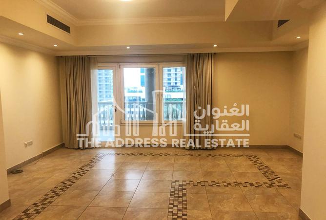 958189 - Property Image 3