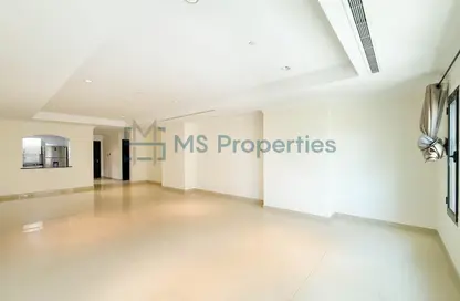 Apartment - 1 Bedroom - 2 Bathrooms for rent in West Porto Drive - Porto Arabia - The Pearl Island - Doha