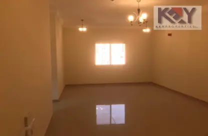 Apartment - 3 Bedrooms - 2 Bathrooms for rent in Al Mansoura - Al Mansoura - Doha