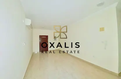 Apartment - 2 Bedrooms - 2 Bathrooms for rent in Anas Street - Fereej Bin Mahmoud North - Fereej Bin Mahmoud - Doha