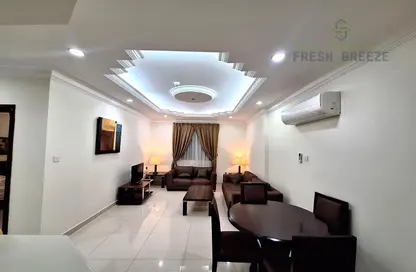 Living / Dining Room image for: Apartment - 1 Bedroom - 1 Bathroom for rent in Al Sadd - Doha, Image 1