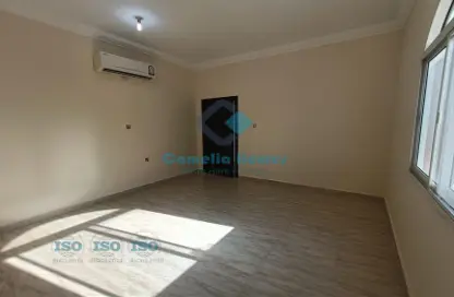 فيلا - 5 غرف نوم - 4 حمامات للايجار في بوابة عين خالد - عين خالد - الدوحة