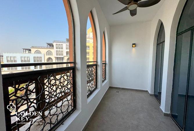 983240 - Property Image 2