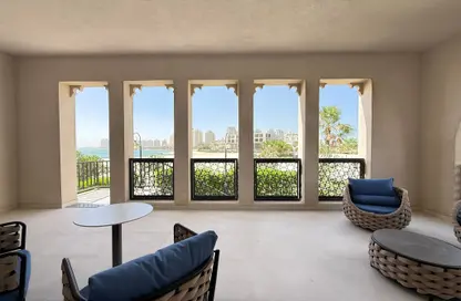 Apartment - 2 Bedrooms - 3 Bathrooms for rent in La Plage Centrale - La Plage - The Pearl Island - Doha