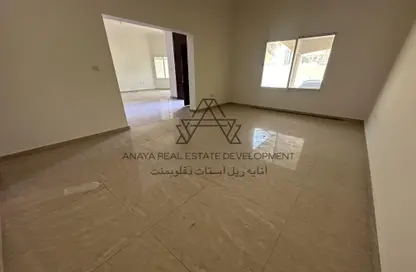 Villa - 5 Bedrooms - 4 Bathrooms for rent in Al Gharrafa - Al Gharrafa - Doha