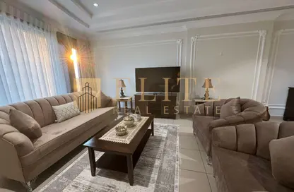 Apartment - 2 Bedrooms - 3 Bathrooms for rent in East Porto Drive - Porto Arabia - The Pearl Island - Doha