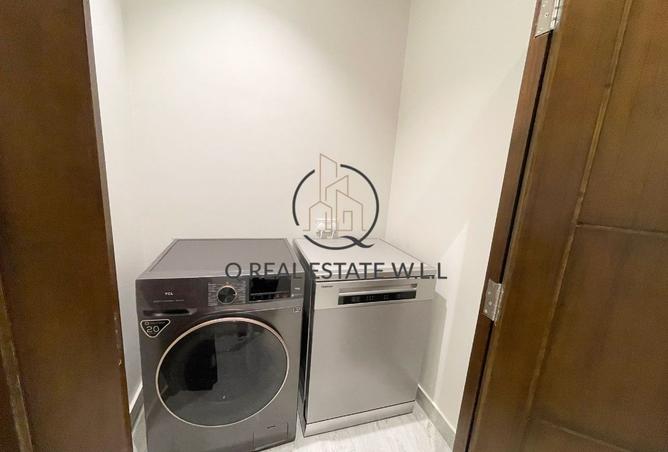 909865 - Property Image 2