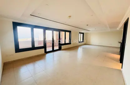 Apartment - 2 Bedrooms - 3 Bathrooms for rent in East Porto Drive - Porto Arabia - The Pearl Island - Doha