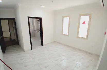 Apartment - 1 Bedroom - 1 Bathroom for rent in Umm Ghwailina Comm - Umm Ghuwalina - Umm Ghuwailina - Doha