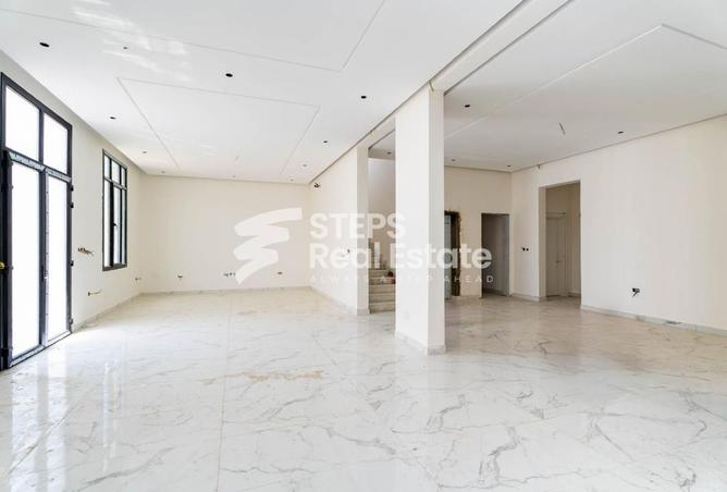 955266 - Property Image 2