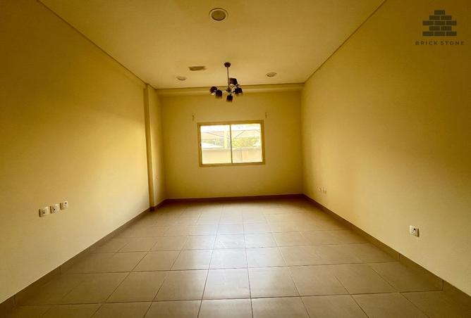 954977 - Property Image 2