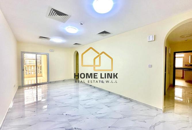 1004254 - Property Image 2