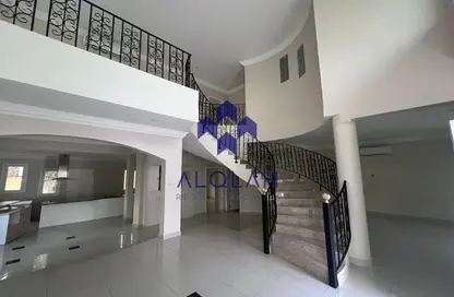 مجمع سكني - 4 غرف نوم - 5 حمامات للايجار في الدحيل - الدحيل - الدوحة