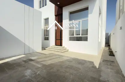 Apartment - 7 Bedrooms - 7+ Bathrooms for sale in Umm Qarn - Al Daayen