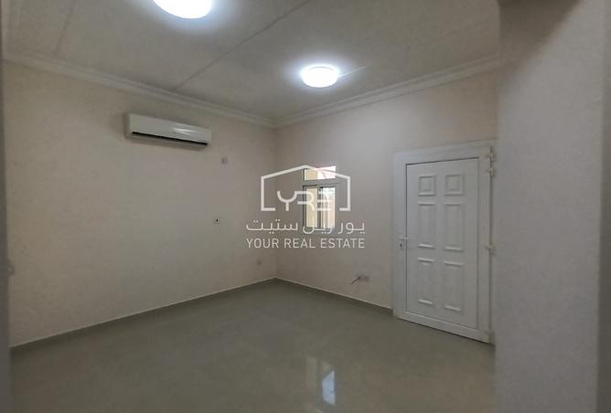 886212 - Property Image 2