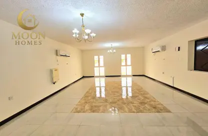 دوبلكس - 3 غرف نوم - 2 حمامات للايجار في شارع المطار القديم - طريق المطار القديم - الدوحة