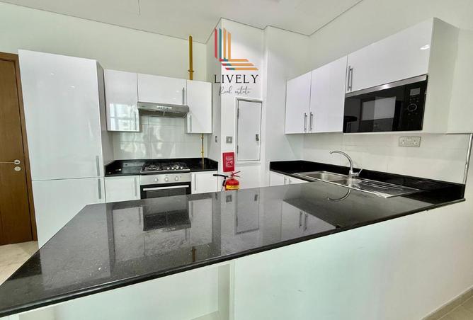 951768 - Property Image 2