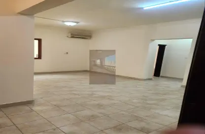 Apartment - 2 Bedrooms - 2 Bathrooms for rent in Al Mansoura - Doha