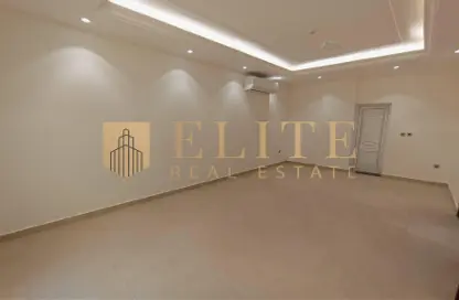 Apartment - 3 Bedrooms - 3 Bathrooms for rent in Al Nasr Street - Al Nasr - Doha