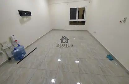 شقة - 2 غرف نوم - 2 حمامات للايجار في شارع حطين - المنتزه - الدوحة شقة - 2 غرف نوم - 2 حمامات للايجار في شارع حطين - المنتزه - الدوحة