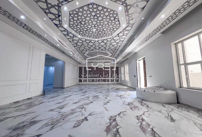 910257 - Property Image 3